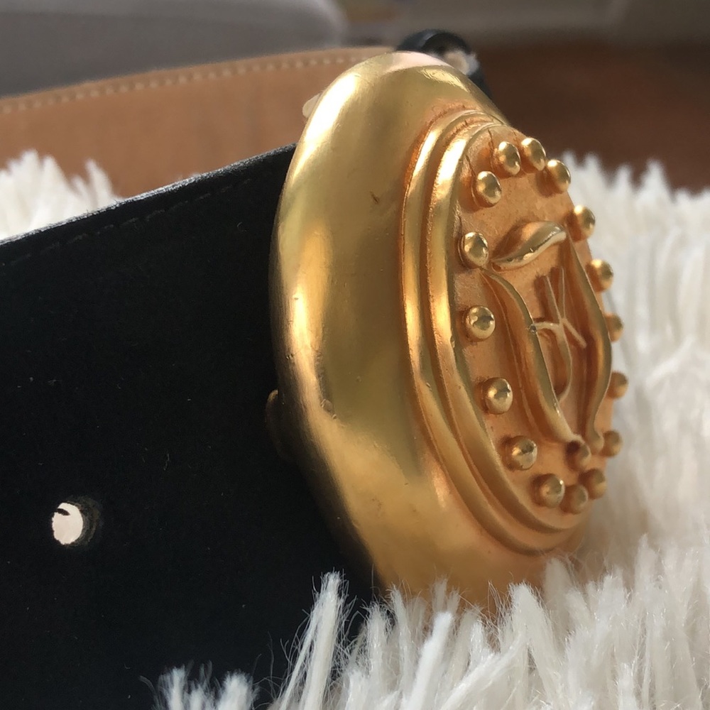 Donna Karan Vintage Luxury Couture Wide Black Suede Belt with Gold Medallion - Picture 9 of 15